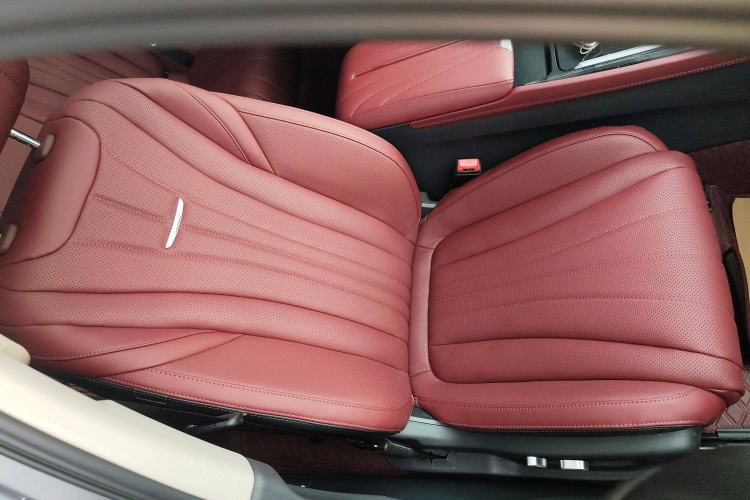 Used Hongqi H5 2024 2.0T Automatic Smart Connect Flagship Edition Right Front Seat