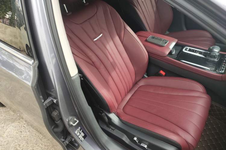 Used Hongqi H5 2024 2.0T Automatic Smart Connect Flagship Edition Right Front Seat