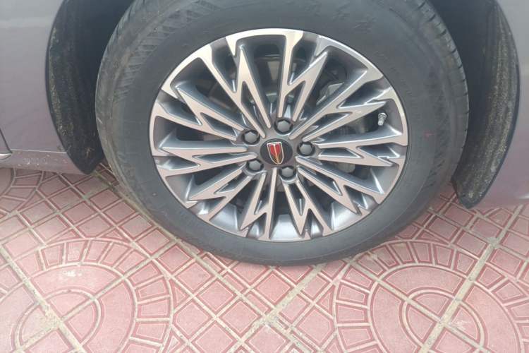 Used Hongqi H5 2024 1.5T DCT Smart Connect Flagship Edition Right Front Wheel Hub