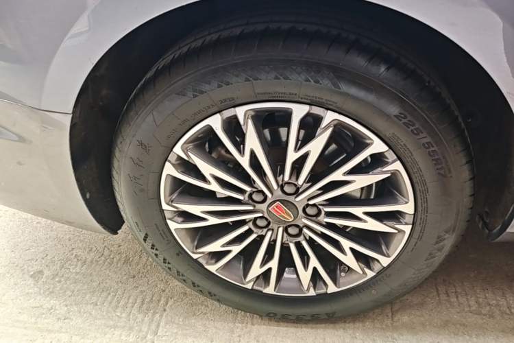 Used Hongqi H5 2024 1.5T DCT Smart Connect Flagship Edition Right Rear Wheel Hub