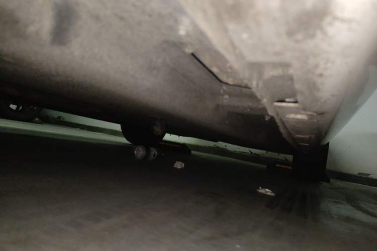 Used Hongqi H5 2024 1.5T DCT Smart Connect Flagship Edition Chassis Front Left
