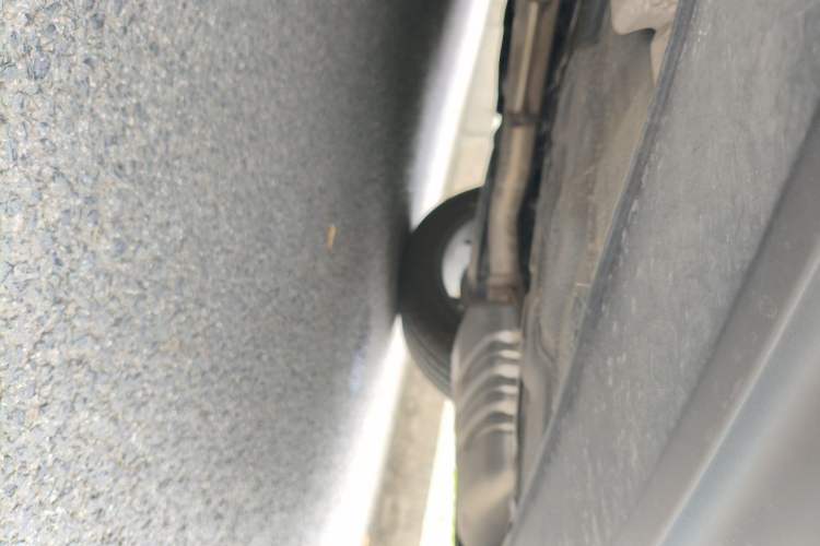 Used Hongqi H5 2024 2.0T Automatic Smart Connect Flagship Edition Chassis Rear