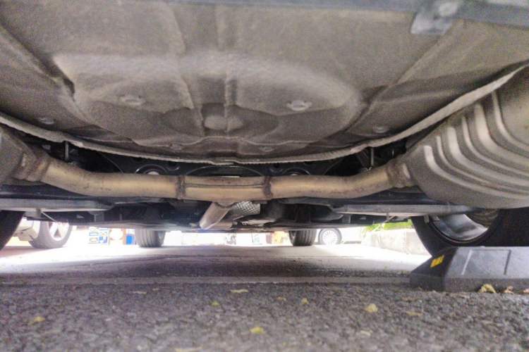 Used Hongqi H5 2024 2.0T Automatic Smart Connect Flagship Edition Chassis Rear