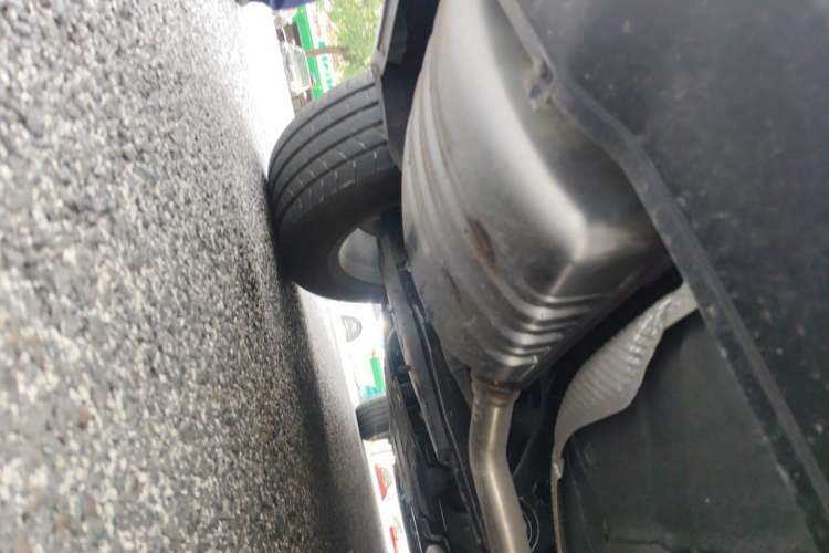 Used Hongqi H5 2024 2.0T Automatic Smart Connect Flagship Edition Chassis Rear Left