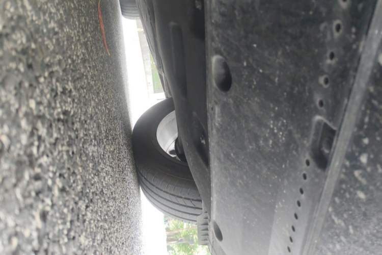 Used Hongqi H5 2024 2.0T Automatic Smart Connect Flagship Edition Chassis Rear Right