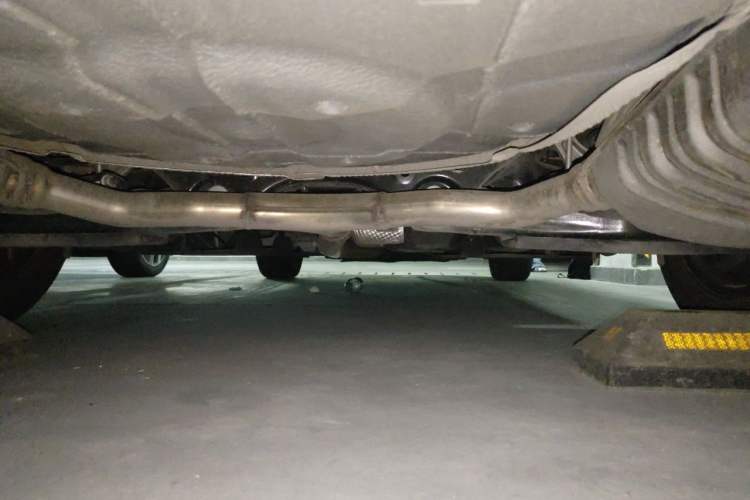 Used Hongqi H5 2024 1.5T DCT Smart Connect Flagship Edition Chassis Rear