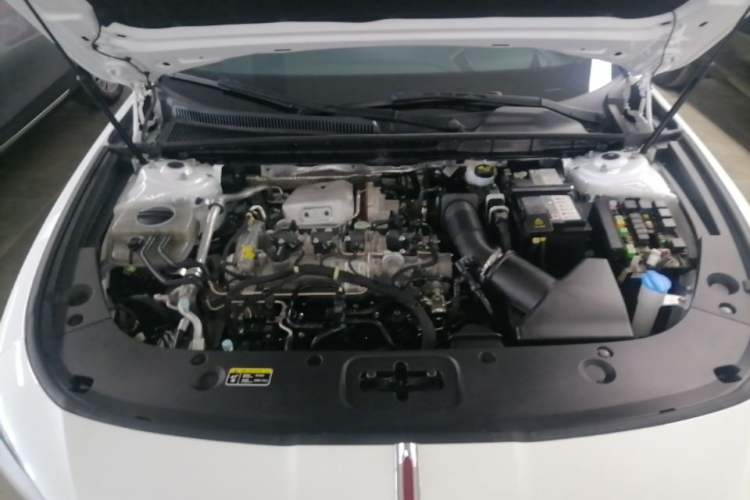 Used Hongqi H5 2024 2.0T Automatic Smart Connect Flagship Edition Engine Bay