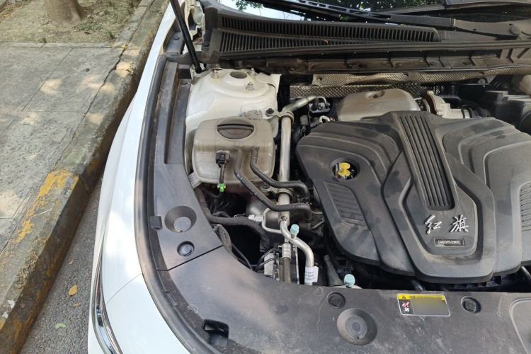 Used Hongqi H5 2024 2.0T Automatic Smart Connect Flagship Edition Engine Bay Right