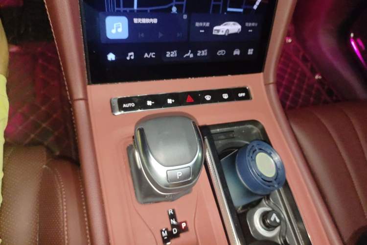 Used Hongqi H5 2024 1.5T DCT Smart Connect Flagship Edition Gear Lever