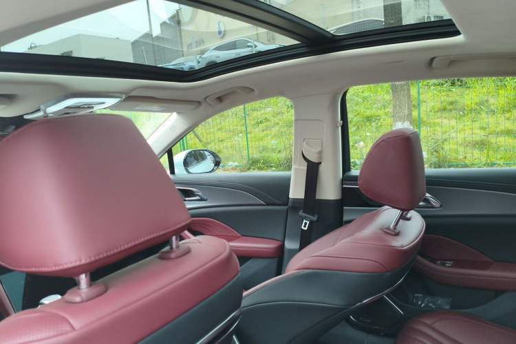 Used Hongqi H5 2024 2.0T Automatic Smart Connect Flagship Edition Headliner