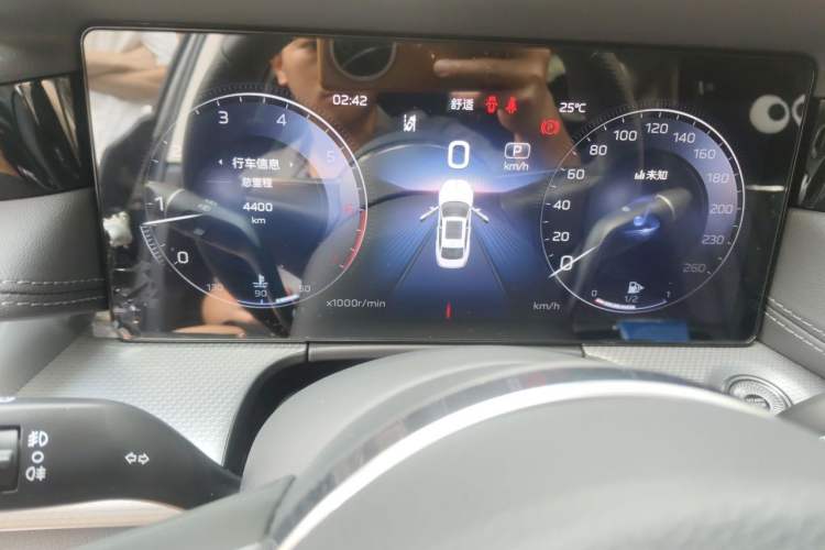 Used Hongqi H5 2024 2.0T Automatic Smart Connect Flagship Edition Instrument Cluster