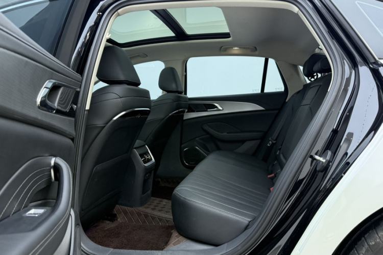 Used Hongqi H5 2024 2.0T Automatic Smart Connect Flagship Edition Interior 2