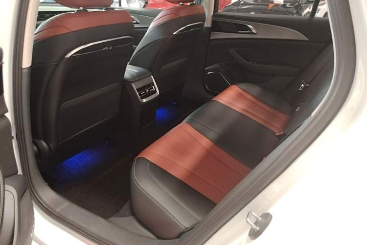 Used Hongqi H5 2024 1.5T DCT Smart Connect Flagship Edition Left Rear Seat