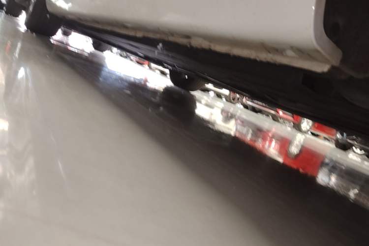 Used Hongqi H5 2024 1.5T DCT Smart Connect Flagship Edition Left Side Sill