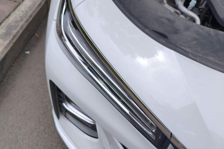 Used Hongqi H5 2024 2.0T Automatic Smart Connect Flagship Edition Right Front Headlight