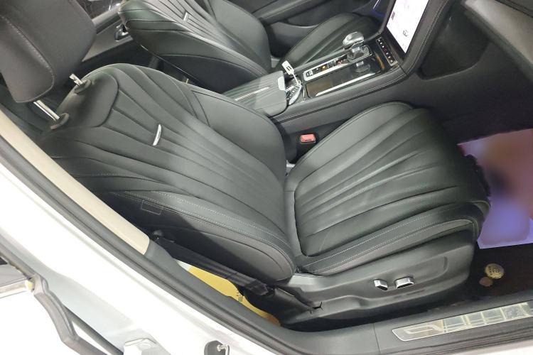 Used Hongqi H5 2024 1.5T HEV Smart Connect Flagship Edition Right Front Seat