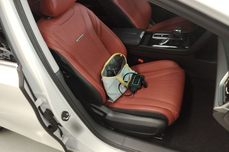 Used Hongqi H5 2024 1.5T DCT Smart Connect Flagship Edition Right Front Seat