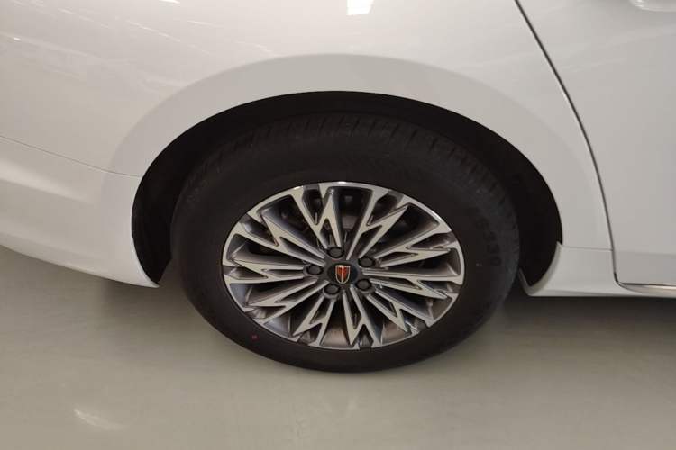 Used Hongqi H5 2024 1.5T DCT Smart Connect Flagship Edition Right Rear Wheel Hub