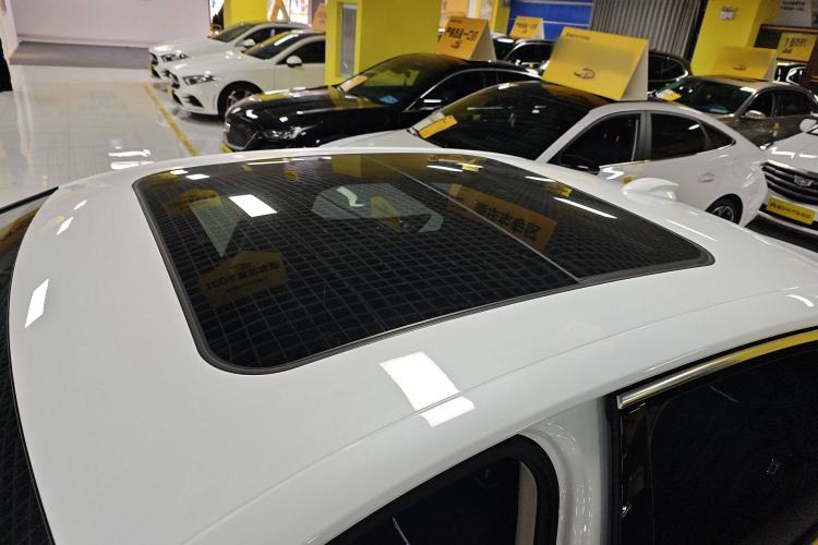 Used Hongqi H5 2024 1.5T HEV Smart Connect Flagship Edition Roof