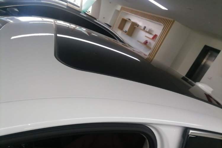 Used Hongqi H5 2024 2.0T Automatic Smart Connect Flagship Edition Roof