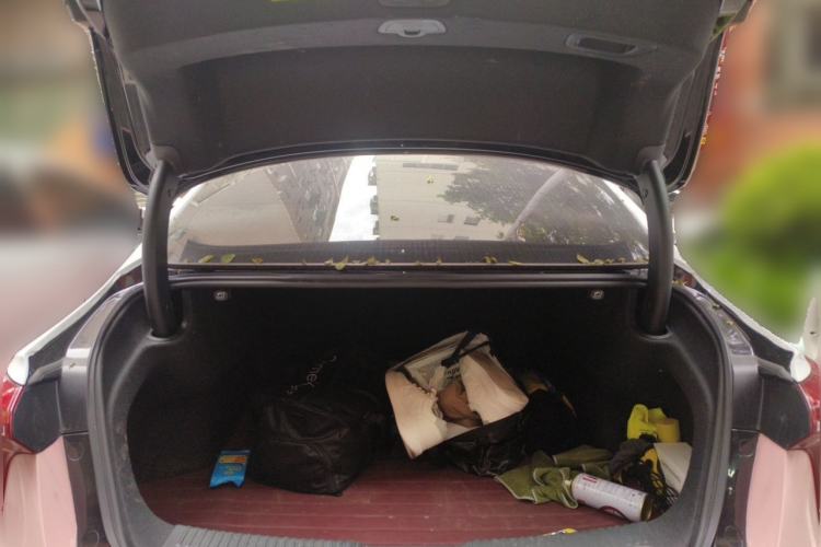Used Hongqi H5 2024 2.0T Automatic Smart Connect Flagship Edition Trunk