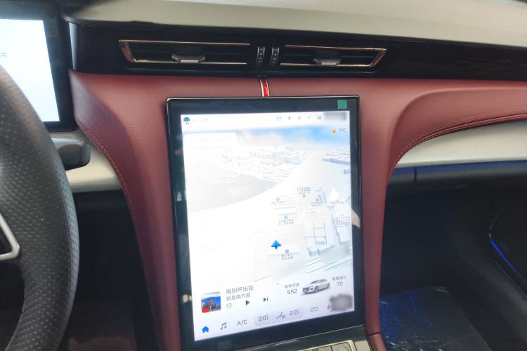 Used Hongqi H5 2024 2.0T Automatic Smart Connect Flagship Edition Audio And AC Panel