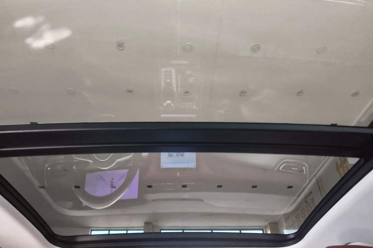 Used Hongqi H5 2024 2.0T Automatic Smart Connect Flagship Edition Headliner
