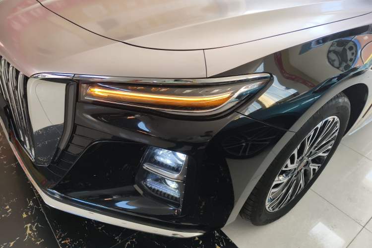 Used Hongqi H5 2024 2.0T Automatic Smart Connect Flagship Edition Left Front Headlight