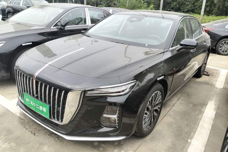 Hongqi H5 2025 2.0T Automatic Flag Edition – 500 000 Units Commemorative Version