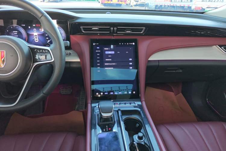 Used Hongqi H5 2025 2.0T Automatic Flag Edition – 500 000 Units Commemorative Version Audio And AC Panel