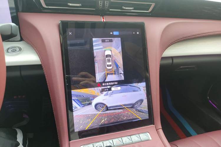 Used Hongqi H5 2025 2.0T Automatic Flag Edition – 500 000 Units Commemorative Version Audio And AC Panel