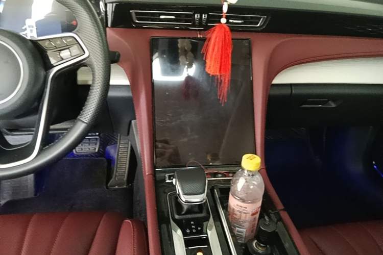 Used Hongqi H5 2025 1.5T DCT Qiyun 500 000th Unit Commemorative Edition Audio And AC Panel