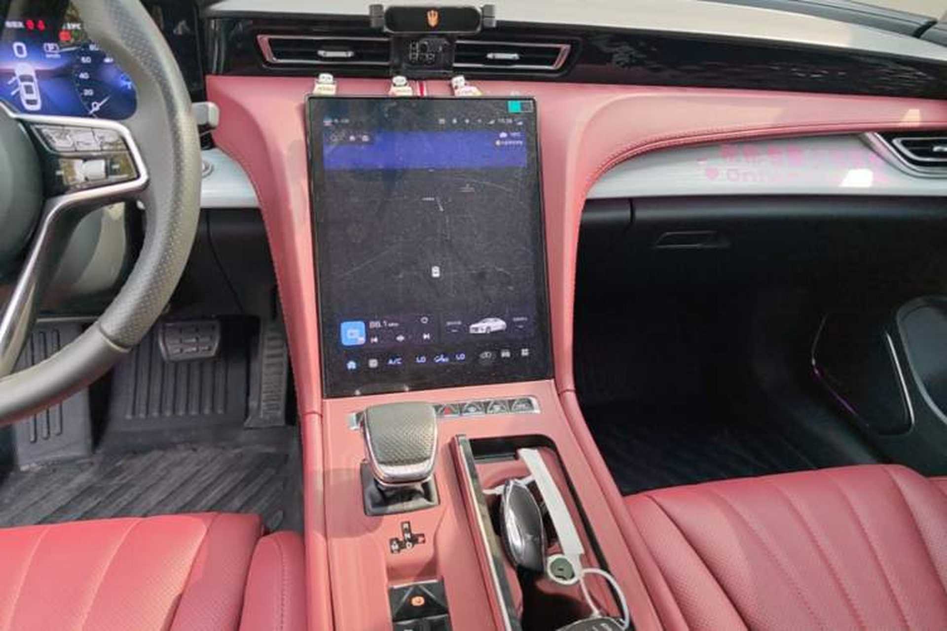 Used Hongqi H5 2025 2.0T Automatic Flag Edition – 500 000 Units Commemorative Version Audio And AC Panel