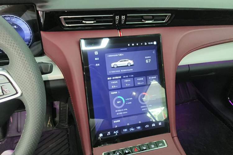 Used Hongqi H5 2025 2.0T Automatic Flag Edition – 500 000 Units Commemorative Version Audio And AC Panel