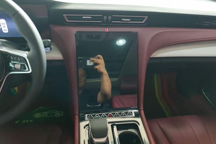 Used Hongqi H5 2025 1.5T DCT Qiyun 500 000th Unit Commemorative Edition Audio And AC Panel