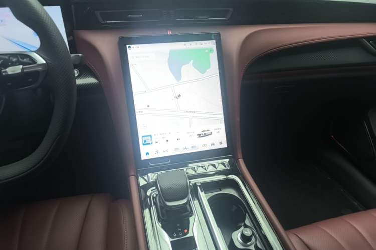 Used Hongqi H5 2025 Model 2.0T Automatic Xuan Ying 2 Million Units Commemorative Edition Audio And AC Panel