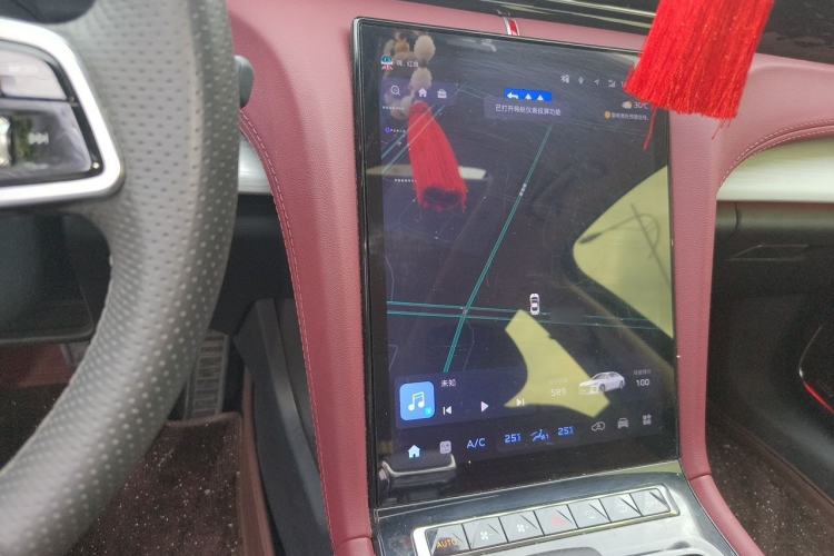 Used Hongqi H5 2025 2.0T Automatic Flag Edition – 500 000 Units Commemorative Version Audio And AC Panel
