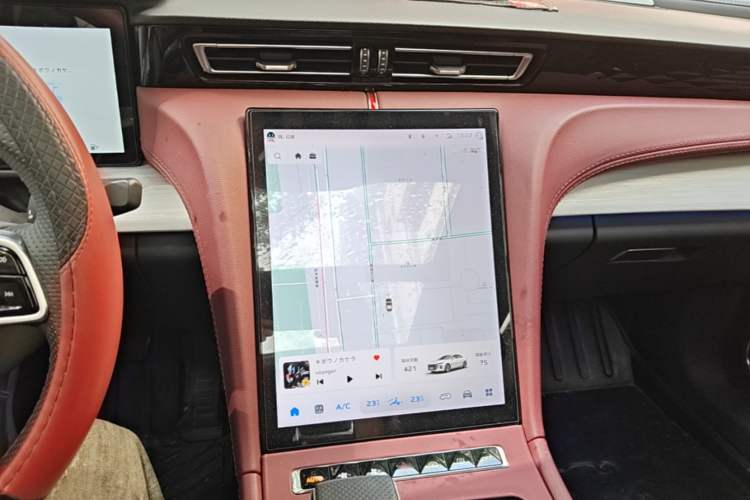 Used Hongqi H5 2025 2.0T Automatic Flag Edition – 500 000 Units Commemorative Version Audio And AC Panel