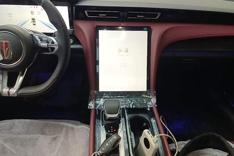 Used Hongqi H5 2025 Model 2.0T Automatic Xuan Ying 2 Million Units Commemorative Edition Audio And AC Panel