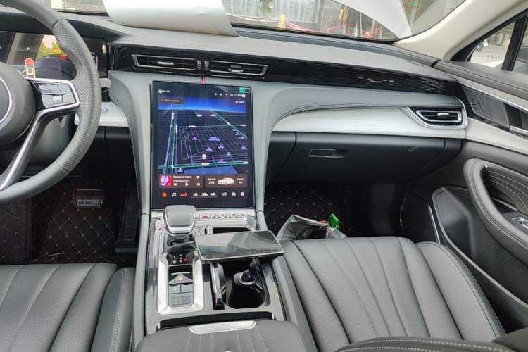 Used Hongqi H5 2025 1.5T DCT Qiyun 500 000th Unit Commemorative Edition Audio And AC Panel