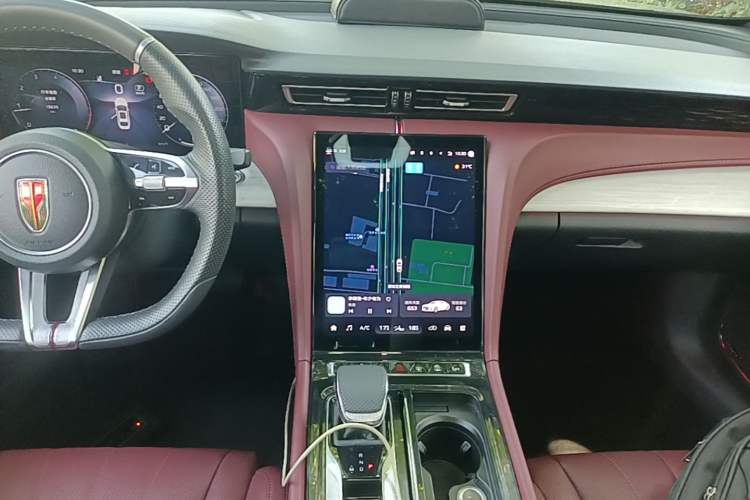 Used Hongqi H5 2025 2.0T Automatic Xuan Ying Edition Audio And AC Panel