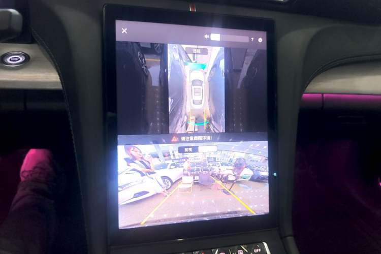 Used Hongqi H5 2025 2.0T Automatic Flag Edition – 500 000 Units Commemorative Version Audio And AC Panel