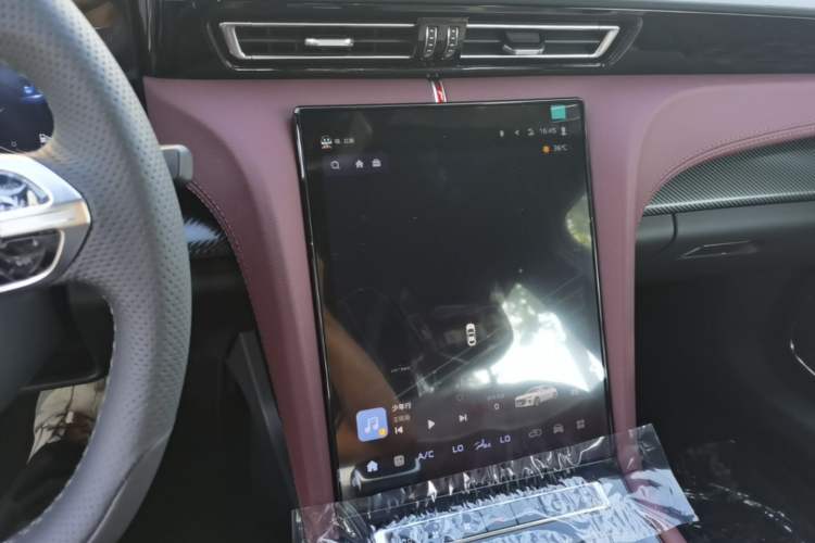 Used Hongqi H5 2025 Model 2.0T Automatic Xuan Ying 2 Million Units Commemorative Edition Audio And AC Panel