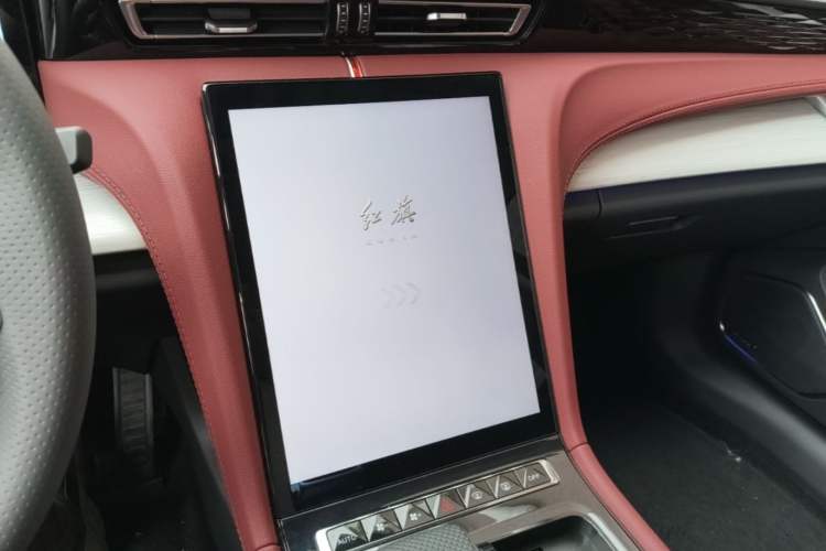 Used Hongqi H5 2025 2.0T Automatic Flag Edition – 500 000 Units Commemorative Version Audio And AC Panel