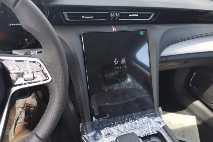 Used Hongqi H5 2025 2.0T Automatic Flag Edition – 500 000 Units Commemorative Version Audio And AC Panel