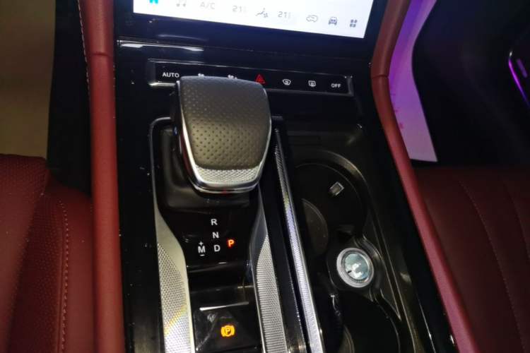 Used Hongqi H5 2025 1.5T DCT Qiyun 500 000th Unit Commemorative Edition Audio And AC Panel