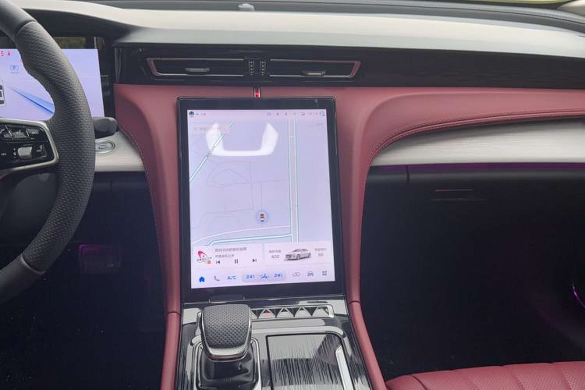 Used Hongqi H5 2025 2.0T Automatic Flag Edition – 500 000 Units Commemorative Version Audio And AC Panel