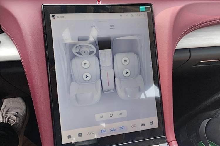 Used Hongqi H5 2025 2.0T Automatic Flag Edition – 500 000 Units Commemorative Version Audio And AC Panel