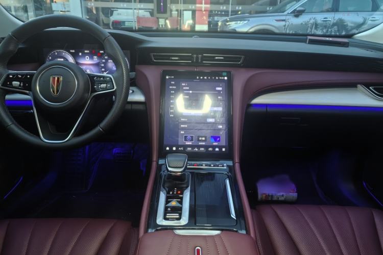 Used Hongqi H5 2025 2.0T Automatic Flag Edition – 500 000 Units Commemorative Version Audio And AC Panel