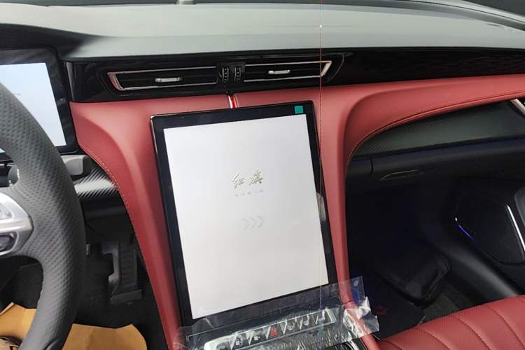 Used Hongqi H5 2025 2.0T Automatic Xuan Ying Edition Audio And AC Panel